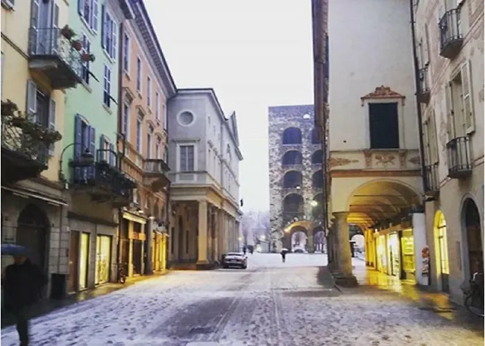 Le Quinte Del Duomo * Como