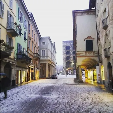 Le Quinte Del Duomo * Como